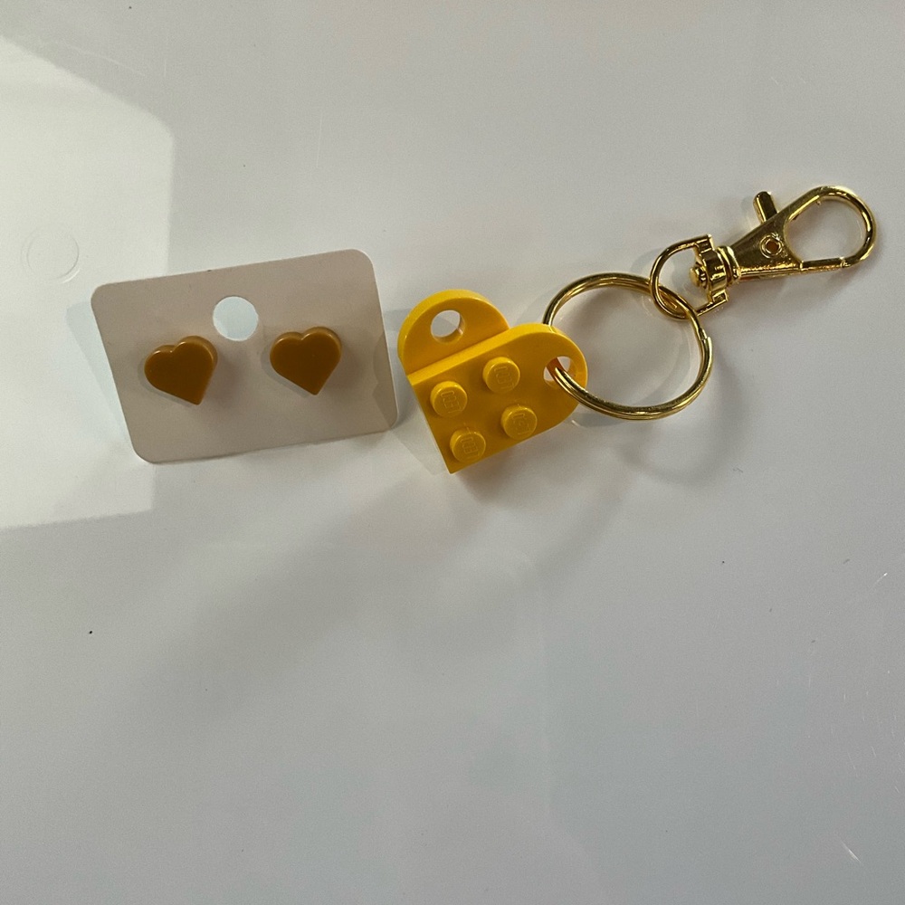 Taylor Swift Fearless Heart Keychain And Gold Heart Earrings